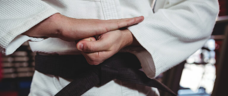 Basic knife techniques in self defence
